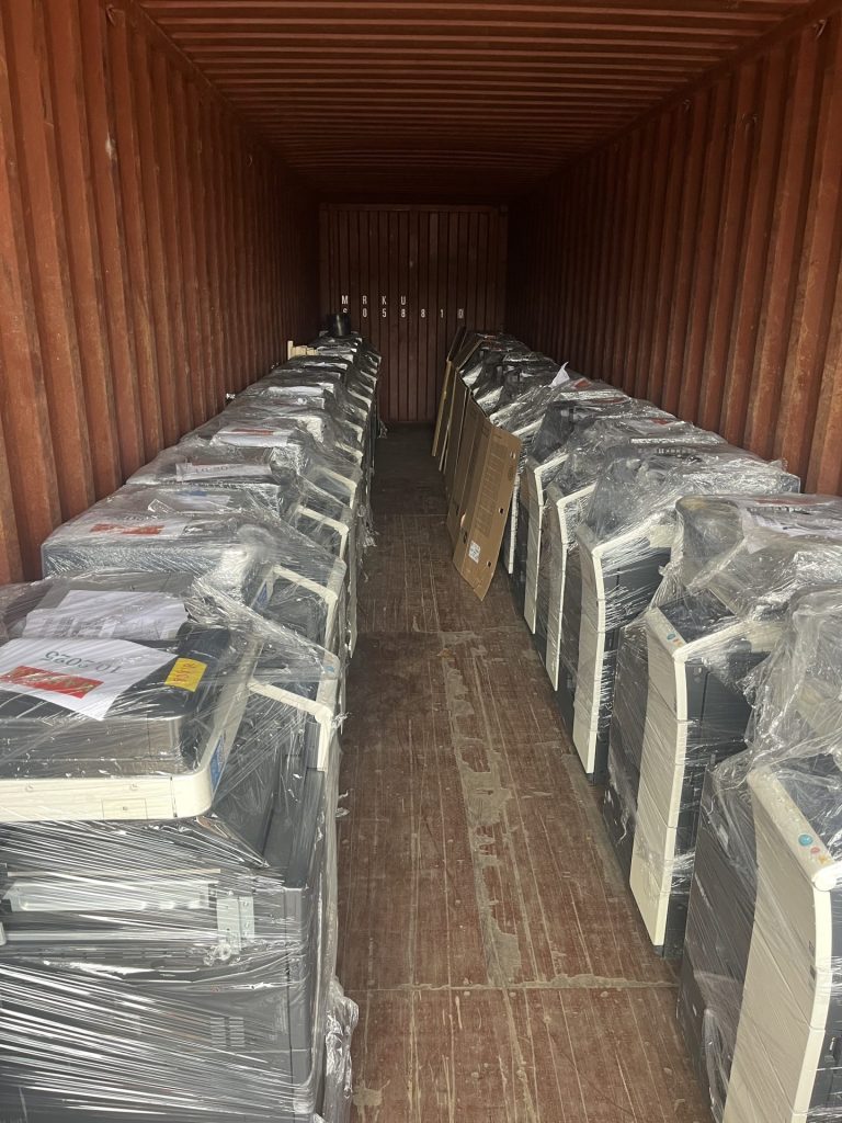 Drucker in einem Container